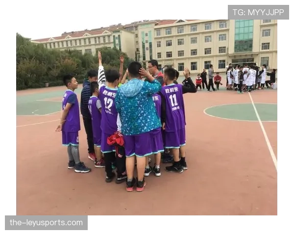 详解比赛开始的跳球规则与流程说明 详解比赛开始的跳球规则与流程说明